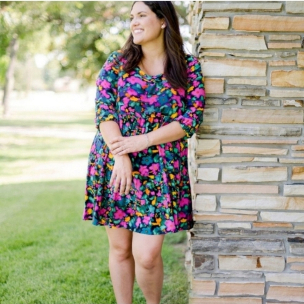 The Pioneer Woman Dress in Cross Hatch Floral Black V-neck Stretch Size 3X